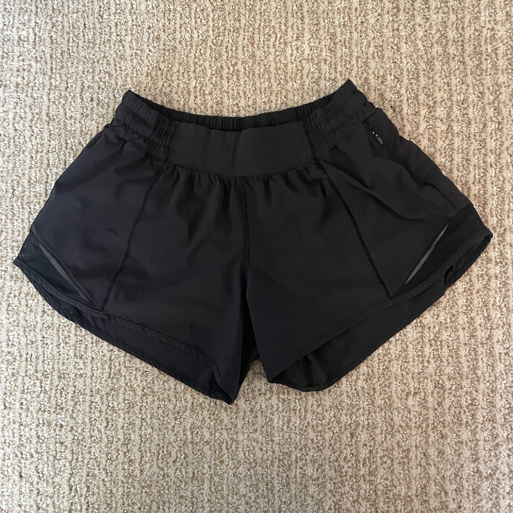 Lululemon Hotty Hot black shorts